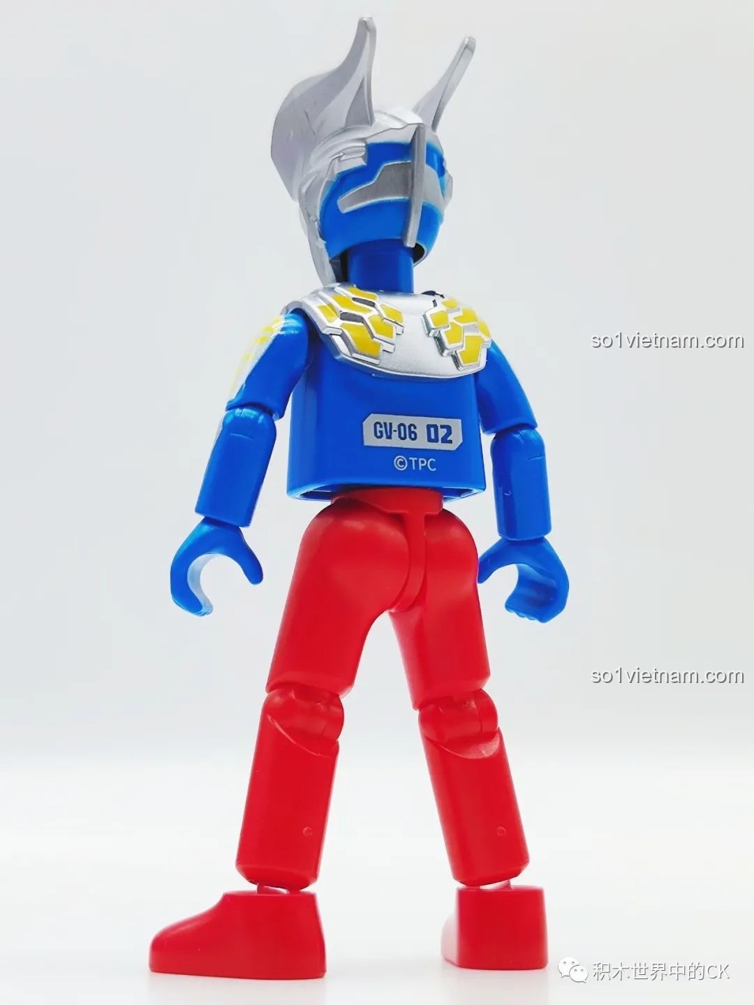 Cận cảnh nhân vật Super Cedon đã lắp ráp từ bộ BLOKEES 71217