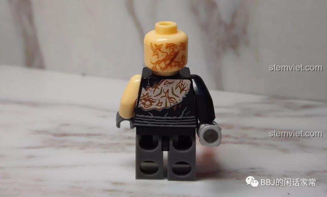 Mặt sau minifigure Anakin Skywalker phiên bản chiến đấu trong bộ XINH X0144 Star Wars.