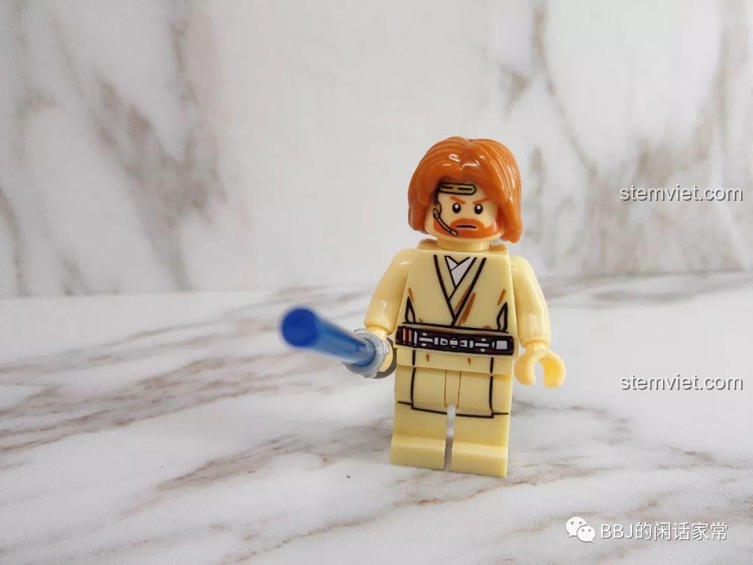 Minifigure Obi-Wan Kenobi từ bộ XINH X0144 Star Wars, thiết kế đơn giản nhưng kinh điển.