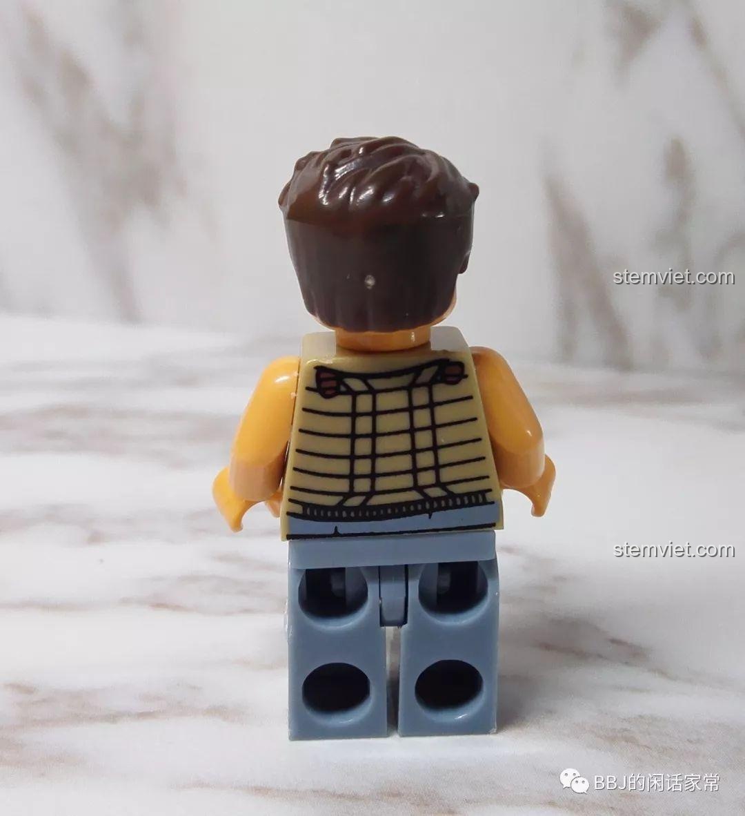 Mặt sau minifigure Zander trong bộ XINH X0144 Star Wars, cho thấy chi tiết in ấn trên lưng.