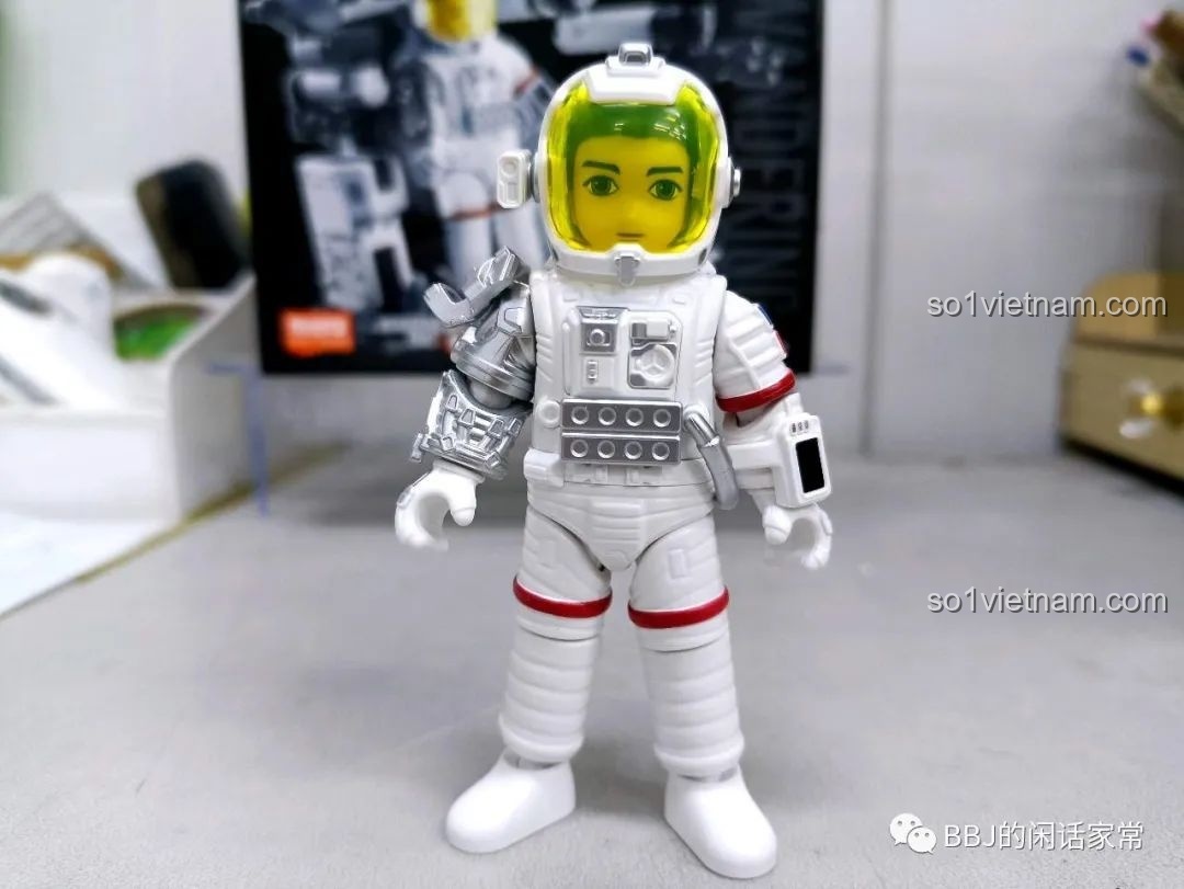 Mô hình MMU và phi hành gia cùng nhau từ bộ lắp ráp布鲁可BLOKEES 71051