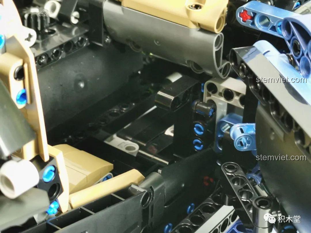 Cận cảnh cửa xe Bugatti Divo Taigaole T5004