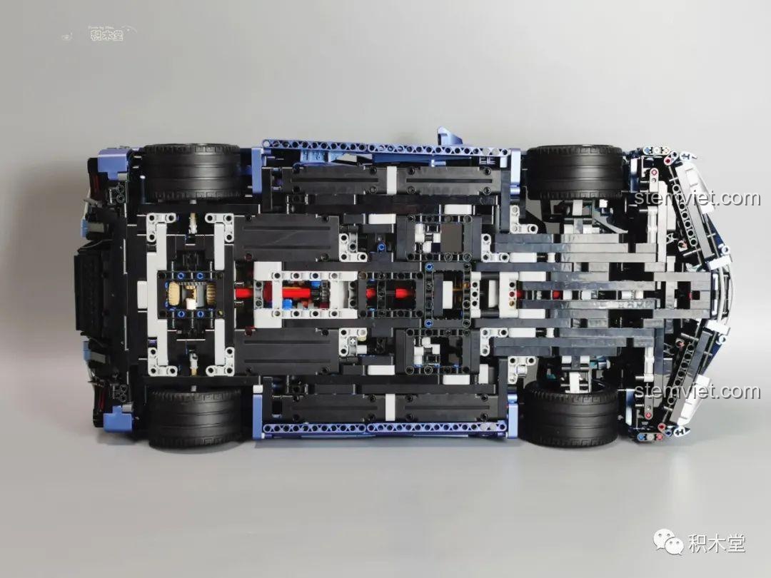 Cận cảnh cửa xe Bugatti Divo Taigaole T5004