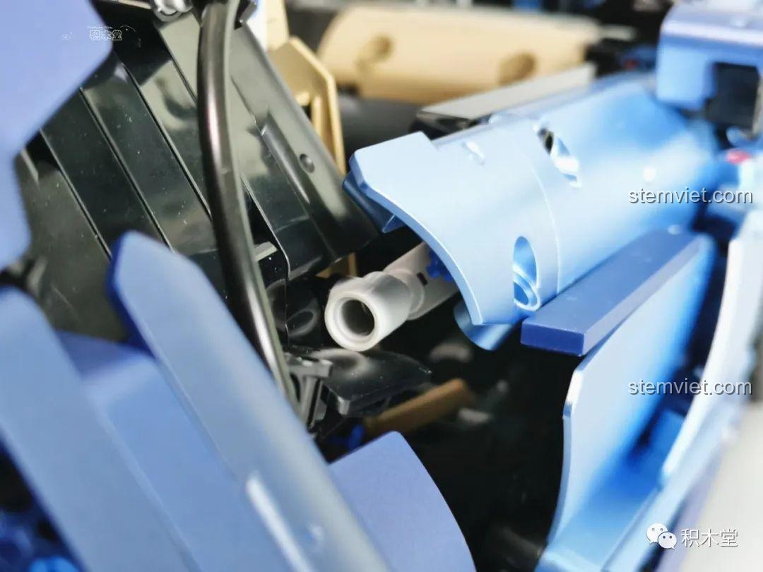 Bugatti Divo Taigaole T5004 từ góc nhìn khác