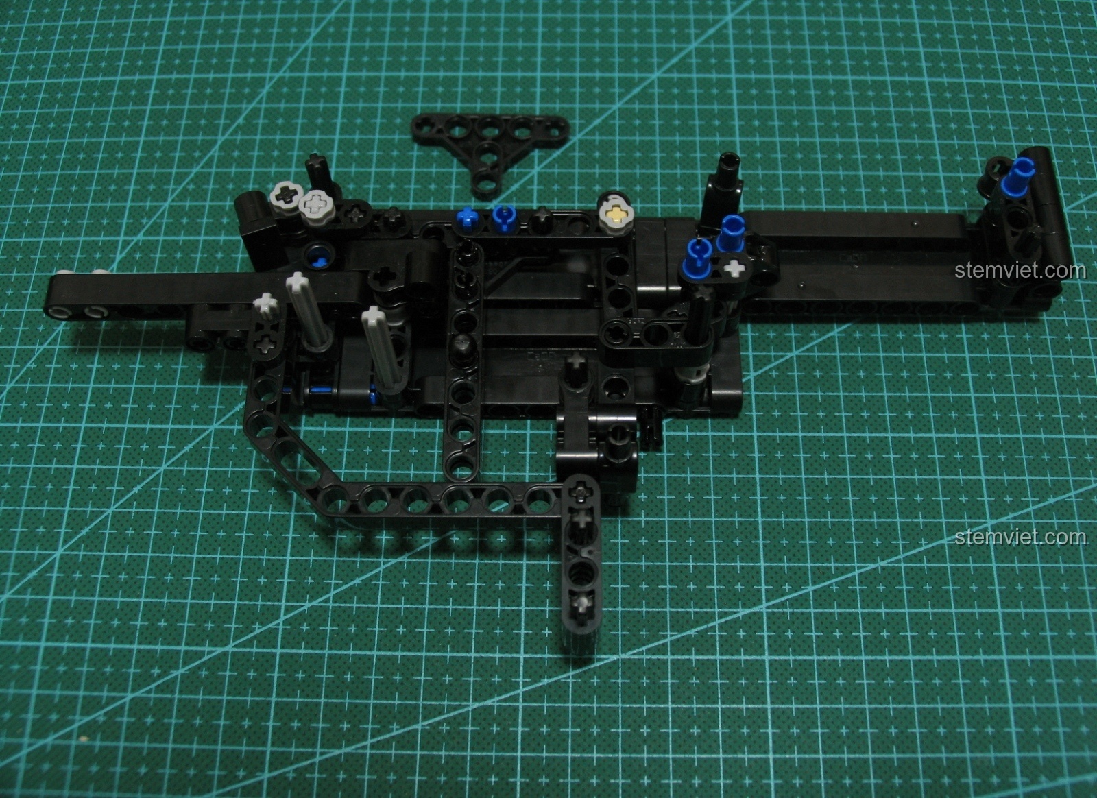 Cận cảnh các chi tiết được đánh số trong bộ lắp ráp CaDA C81008 UZI Mini.