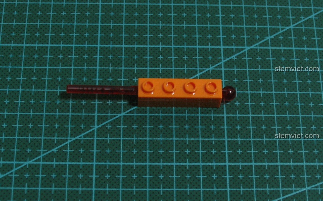 Cận cảnh các chi tiết nhỏ trên mô hình Súng UZI CaDA C81008.