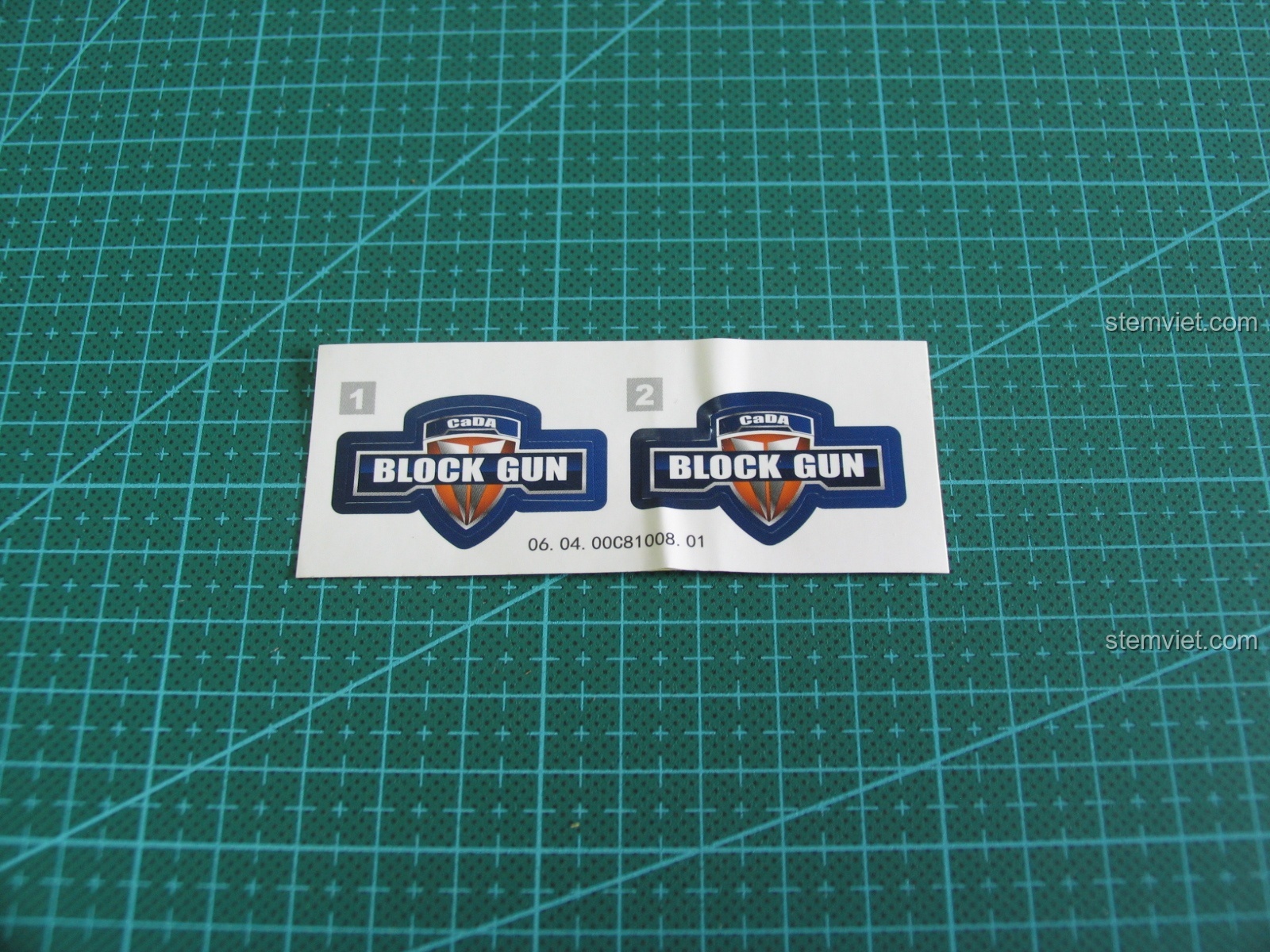 Mô hình Súng Tiểu Liên UZI Mini CaDA C81008 hoàn chỉnh.