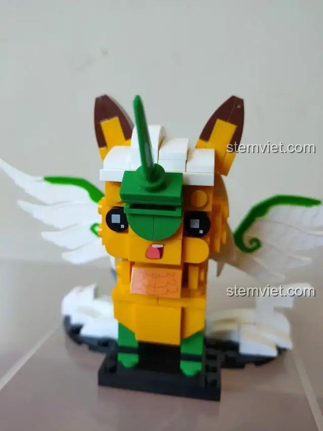 Cận cảnh khuôn mặt mô hình Thiên Mã CAYI 12004, chi tiết miệng in và bờm sticker.