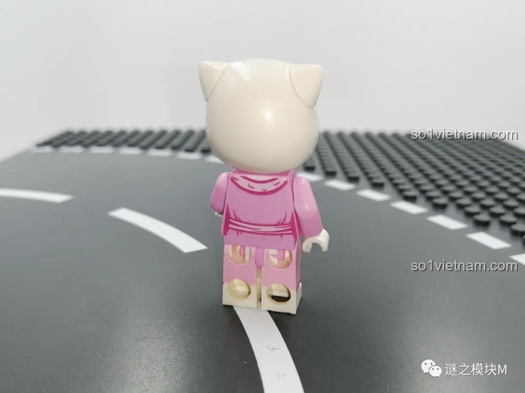 Nhân vật Tom phi hành gia trong bộ lắp ráp Gia đình Talking Tom 99004
