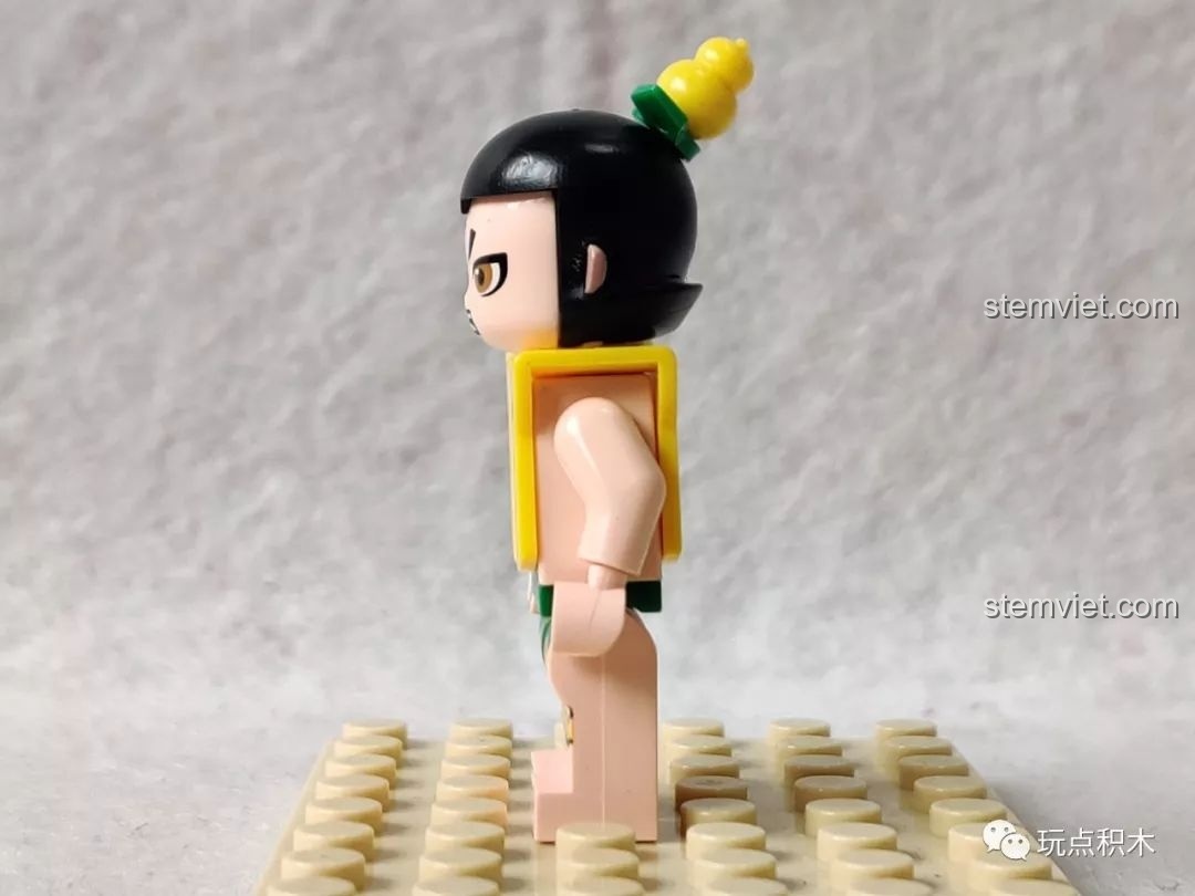 Bộ lắp ráp Hồ Lô Huynh Đệ Enlighten 2503 Lọt Vào Lưới Địch đã hoàn thành, cùng minifigure Ông Nội, Xuyên Sơn Giáp và Lính Dơi.