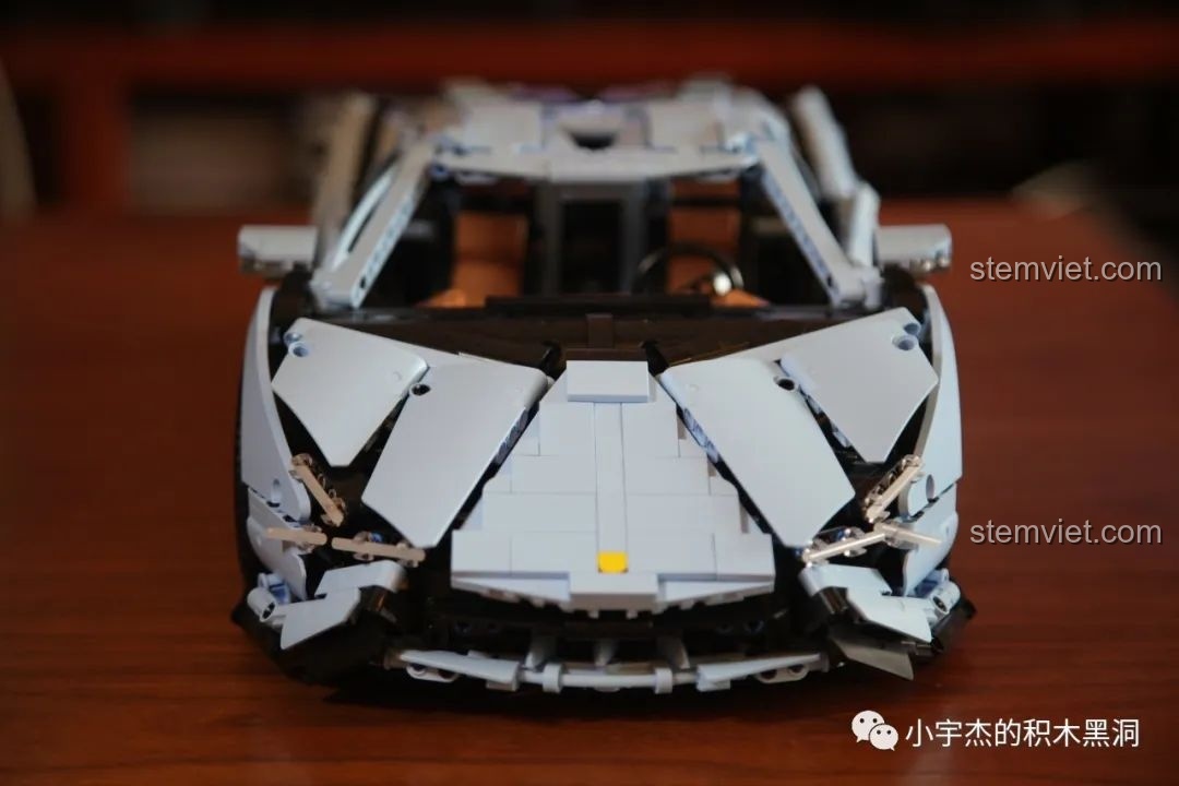 Hình ảnh quảng cáo sản phẩm Mould King 13056 Lamborghini Hyper, cho thấy vẻ đẹp và tính năng nổi bật.