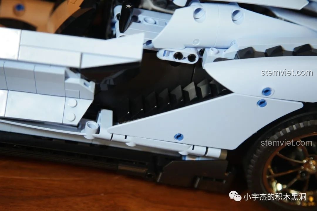 Hình ảnh quảng cáo sản phẩm Mould King 13056 Lamborghini Hyper, cho thấy vẻ đẹp và tính năng nổi bật.