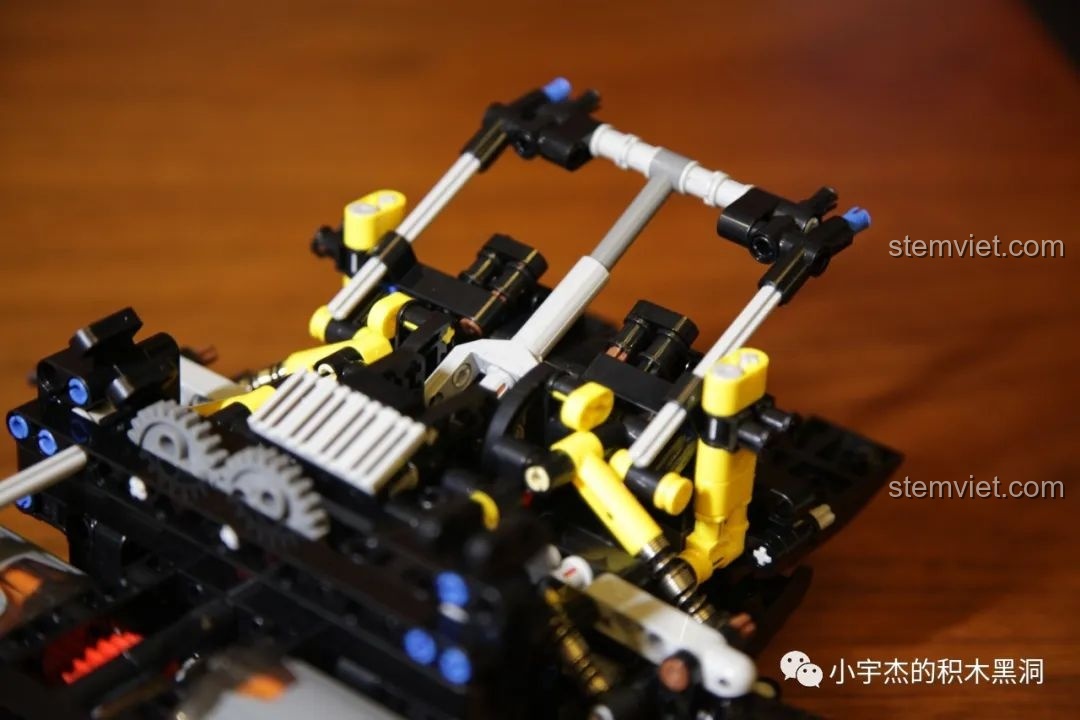 Các túi nhỏ hơn bên trong túi số 10 của Mould King 13056 Lamborghini Hyper, giúp phân loại mảnh ghép chi tiết.