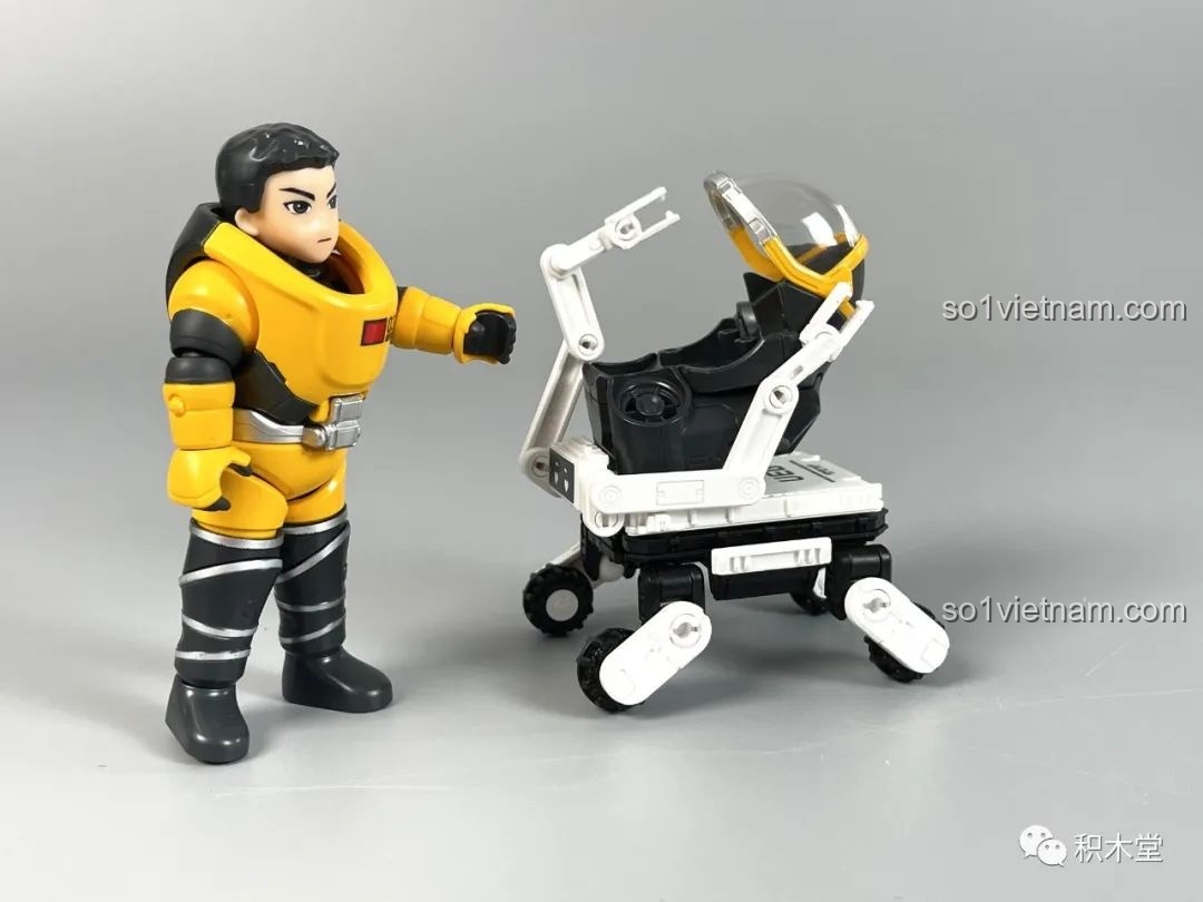 Chi tiết trang trí trên mô hình MMU từ bộ布鲁可 Lưu Lạc Địa Cầu 2