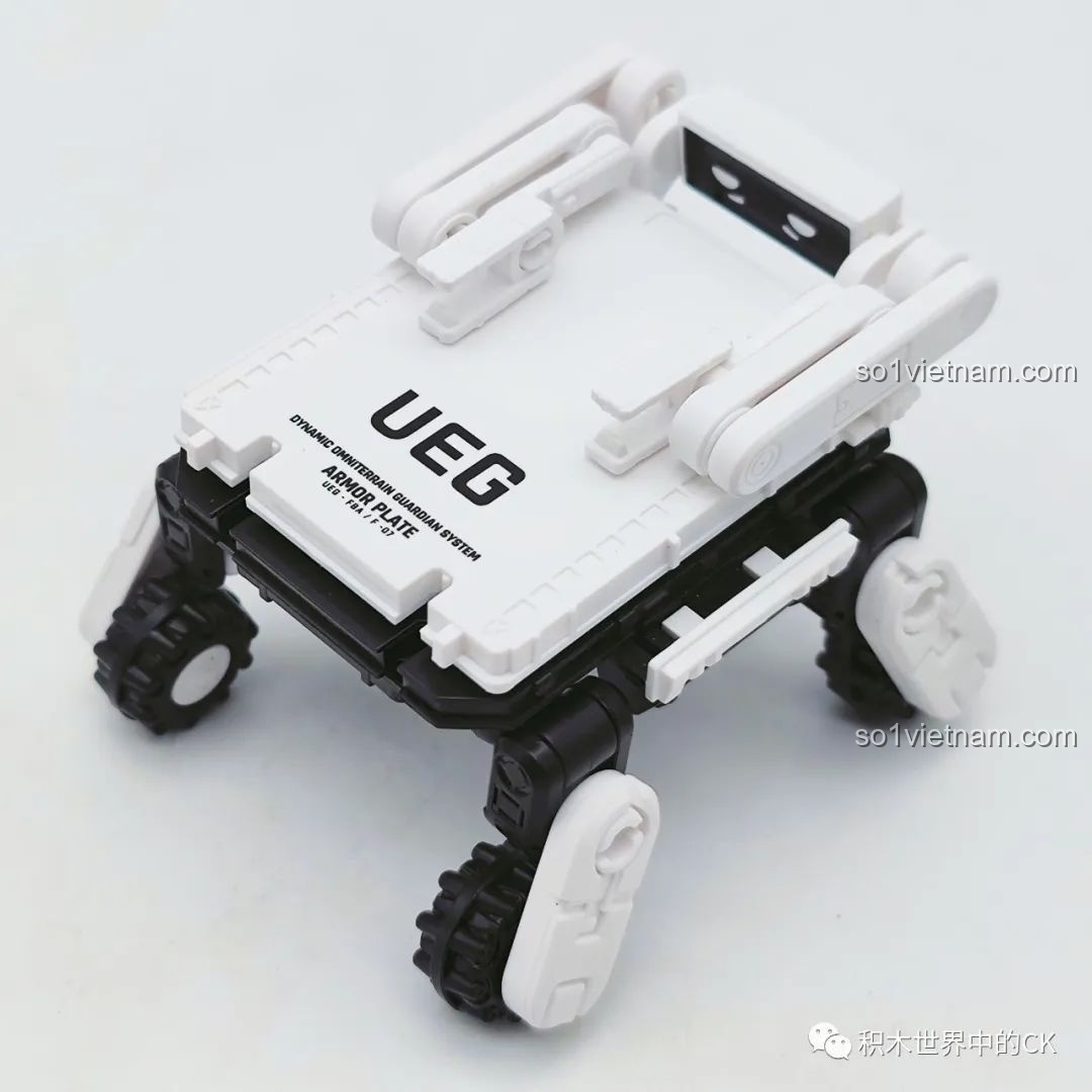 Nhân vật Thợ lặn và robot Benben kết hợp với nhân vật Stormtrooper