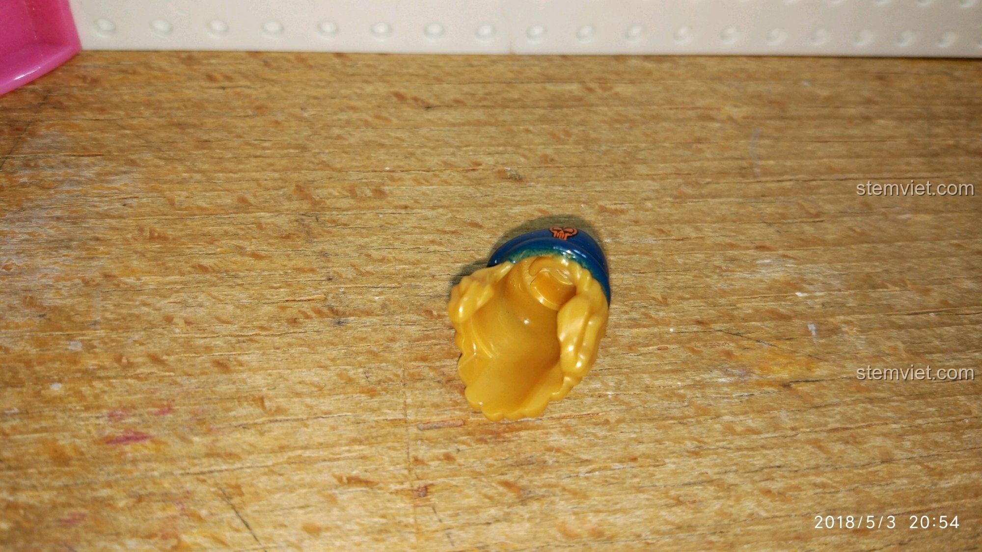 Mũ và tóc liền khối của nhân vật minifigure nữ Enlighten 2714, bộ lắp ráp Máy bay quân sự cho trẻ trên 6 tuổi