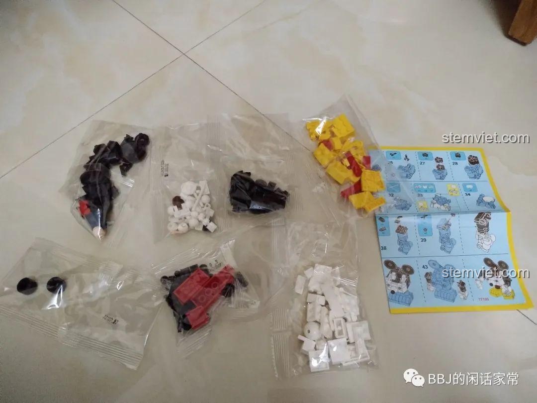 Các túi mảnh ghép và sách hướng dẫn của Tégu Brick 72100 Mickey Mecha