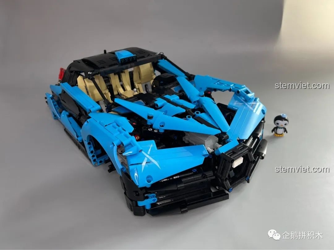 Góc nhìn ngang của mô hình Moyu Block MY88008 Bugatti Bolide đã hoàn thiện phần thân.