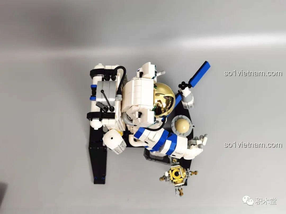 Chi tiết dòng chữ 