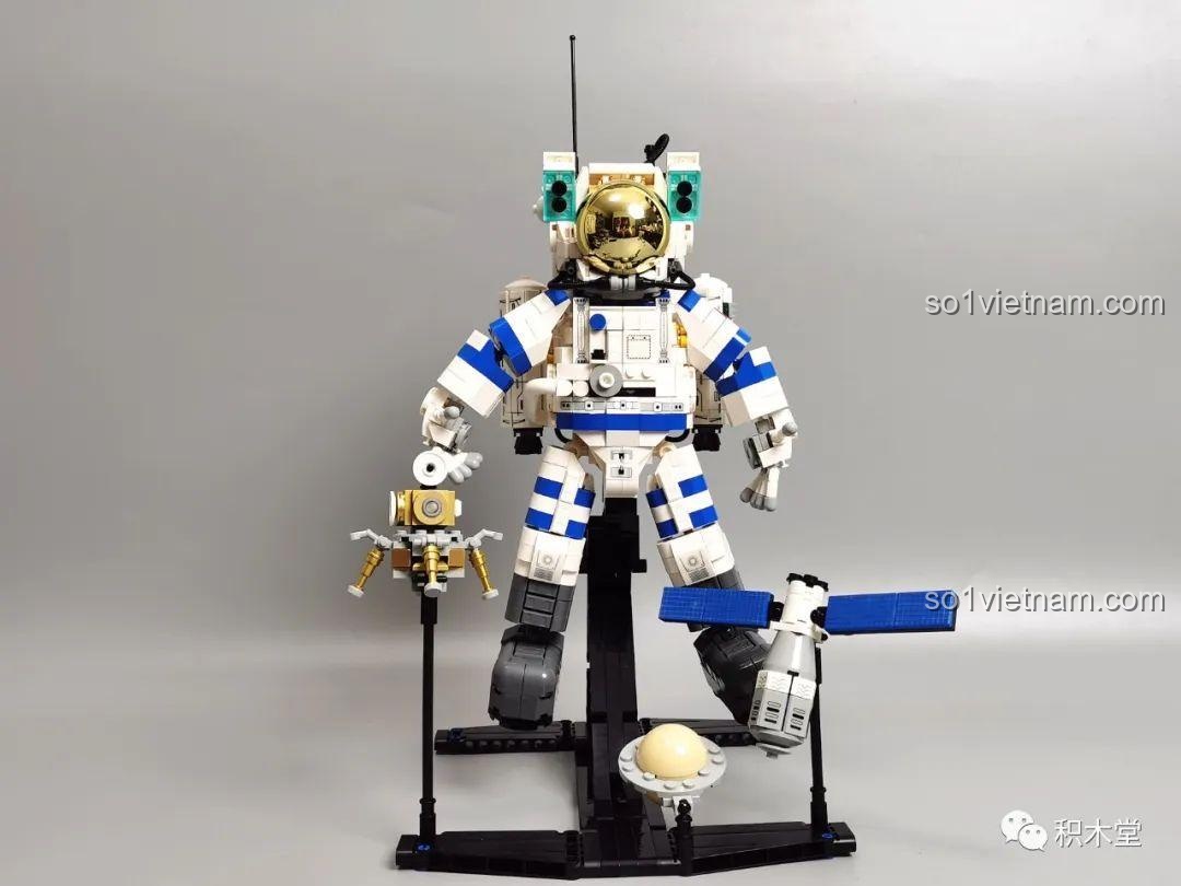 Chi tiết phần ngón tay cái của bộ lắp ráp phi hành gia ZMS T2037, có thể hơi lỏng.