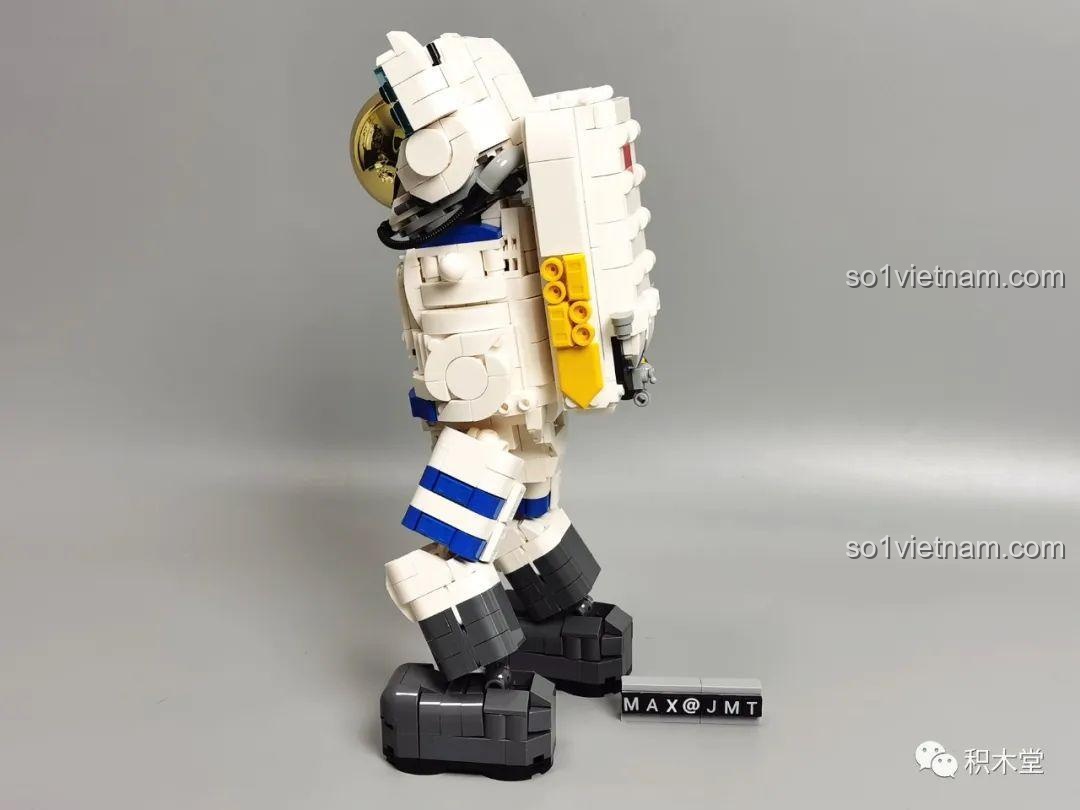 Quá trình lắp ráp phần thân của bộ lắp ráp phi hành gia ZMS T2037.