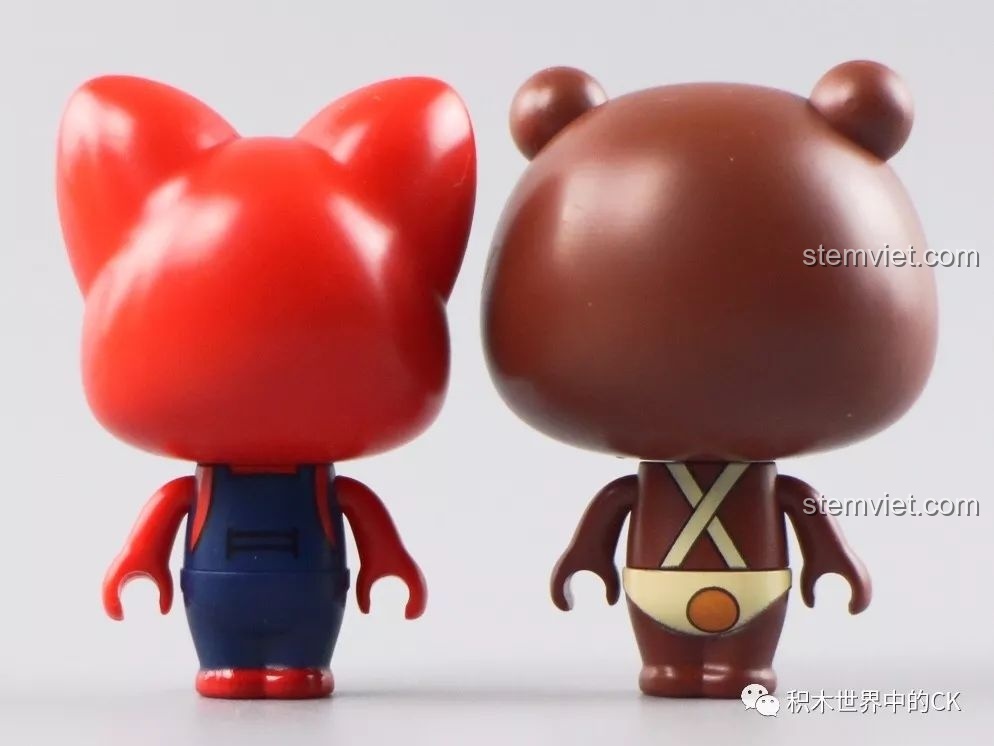 Cận cảnh các mảnh ghép của bộ lắp ráp QMAN 3901, cho thấy chất lượng nhựa và độ khít.