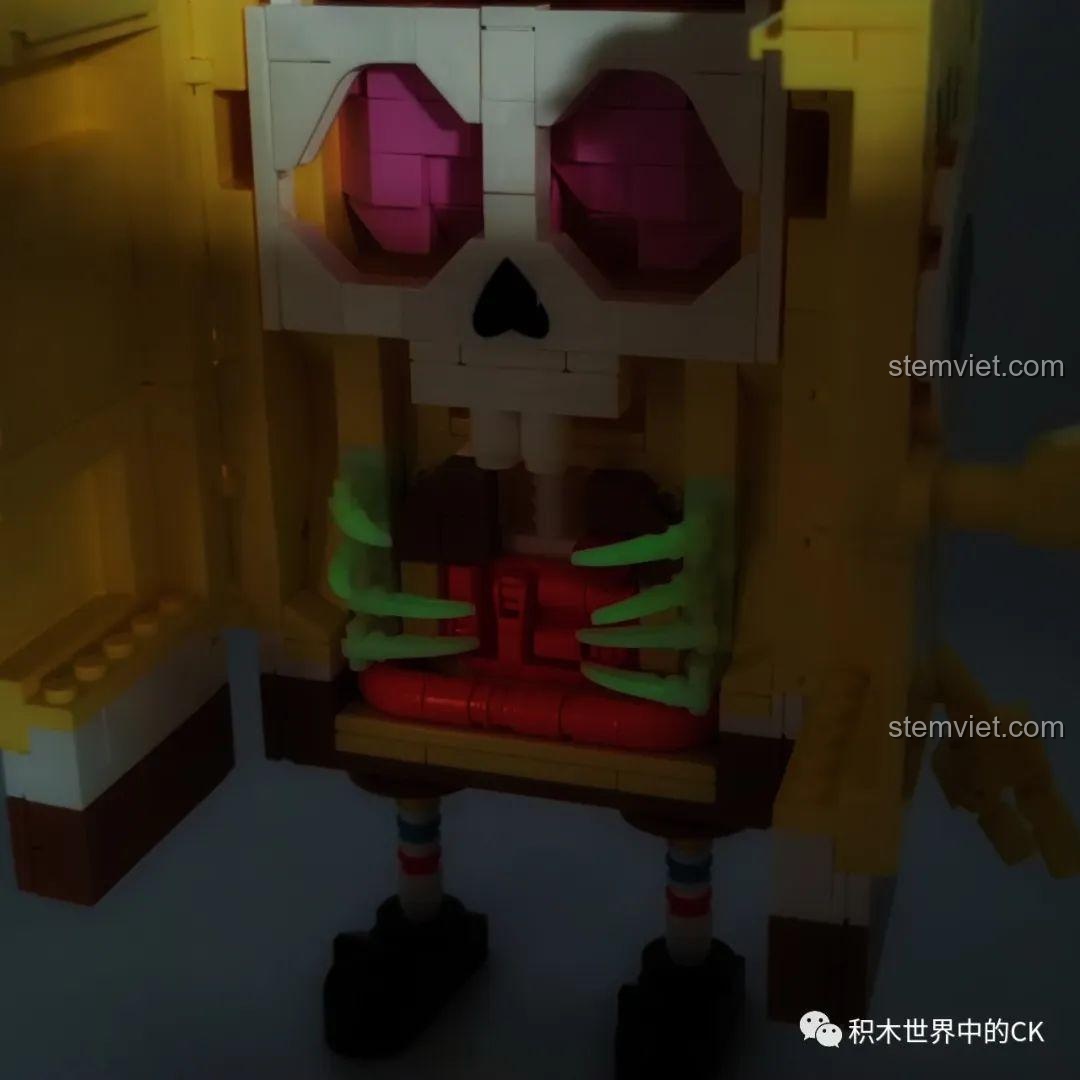 Cận cảnh chi tiết bên trong Spongebob lắp ráp SEMBO 612203