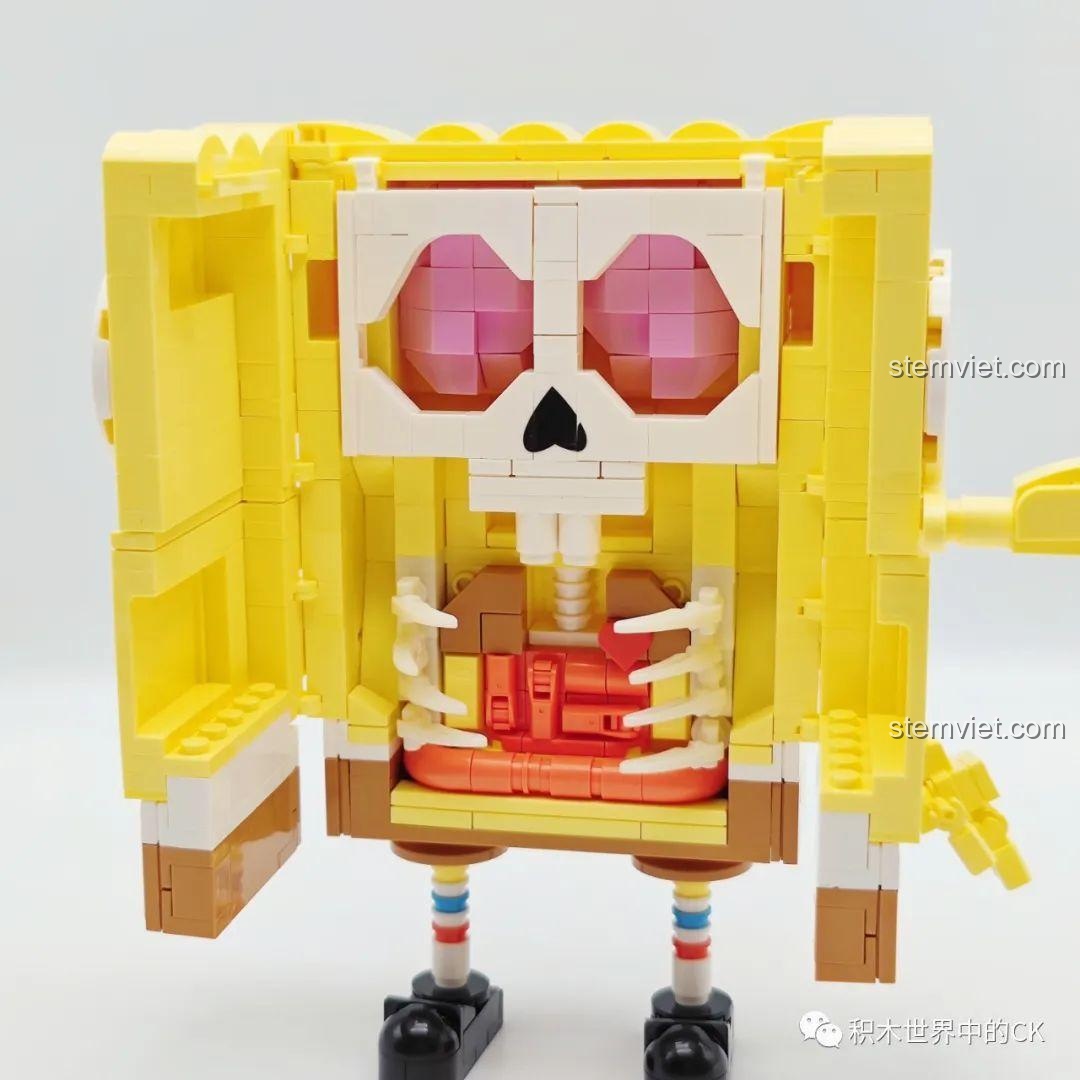 Cận cảnh khuôn mặt Spongebob lắp ráp SEMBO 612203