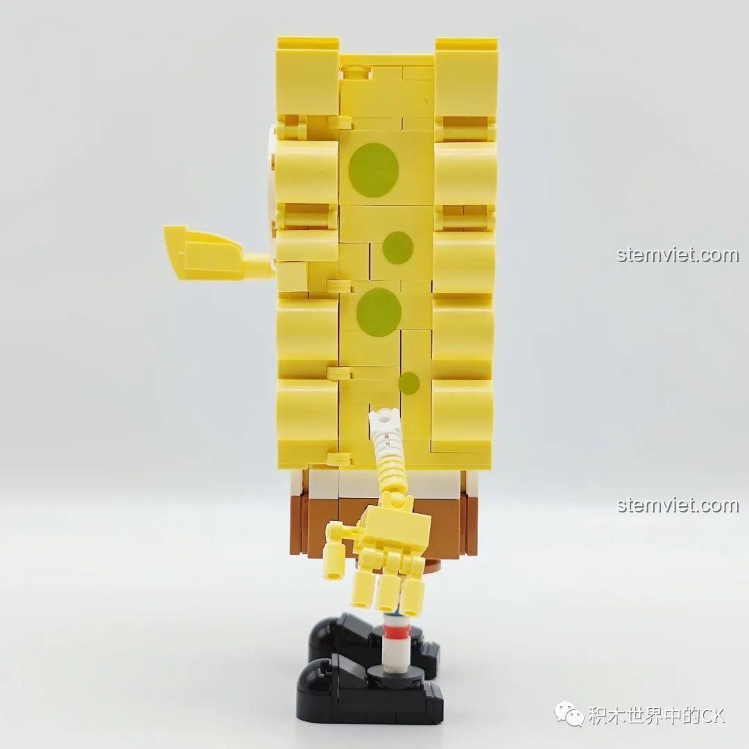 Mô hình SEMBO Spongebob Squarepants 612203 với hai bên hông mở ra