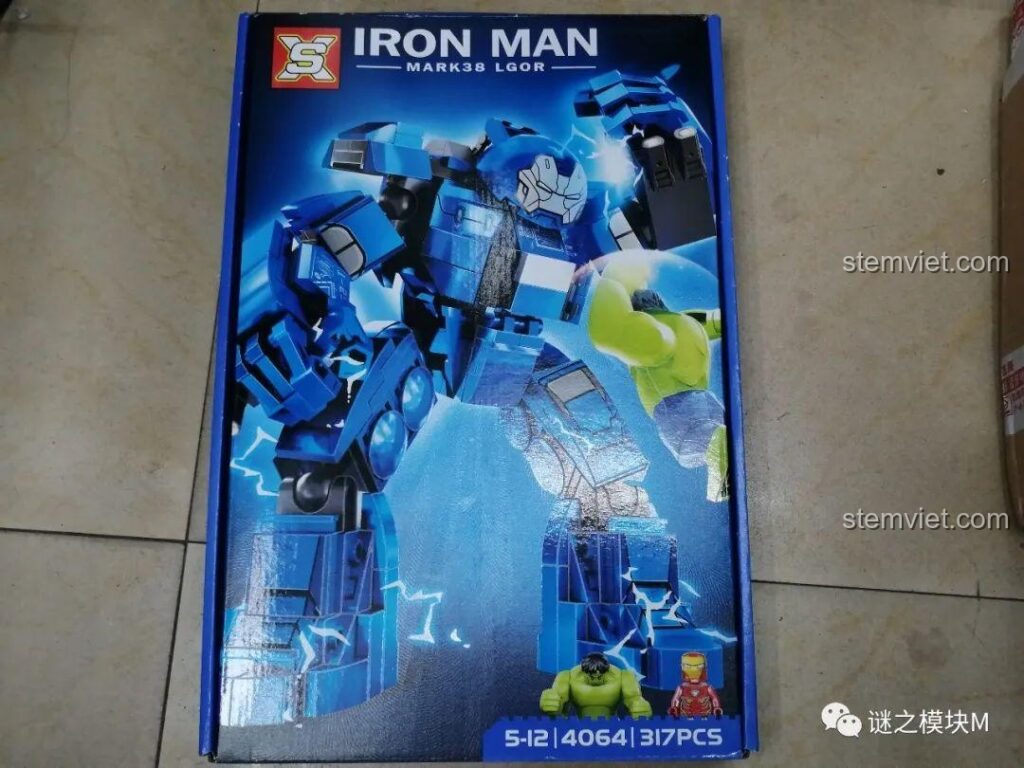 Hộp bộ lắp ráp Shuang Xiang Iron Man Mark 38 Igor SX4064 với hình ảnh Iron Man khổng lồ màu xanh.