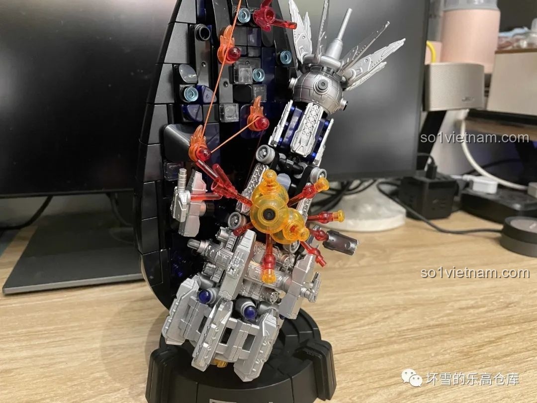 Cận cảnh vẻ đẹp tinh xảo và chi tiết của mô hình Giọt Nước trong bộ lắp ráp Tam Thể.