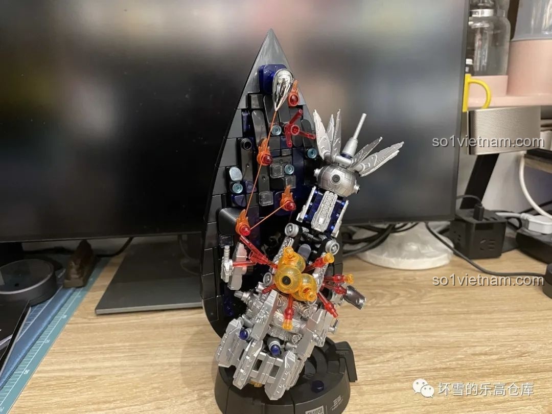 Cận cảnh các chi tiết hiệu ứng va chạm và đường bay của Giọt Nước trong bộ lắp ráp Tam Thể.