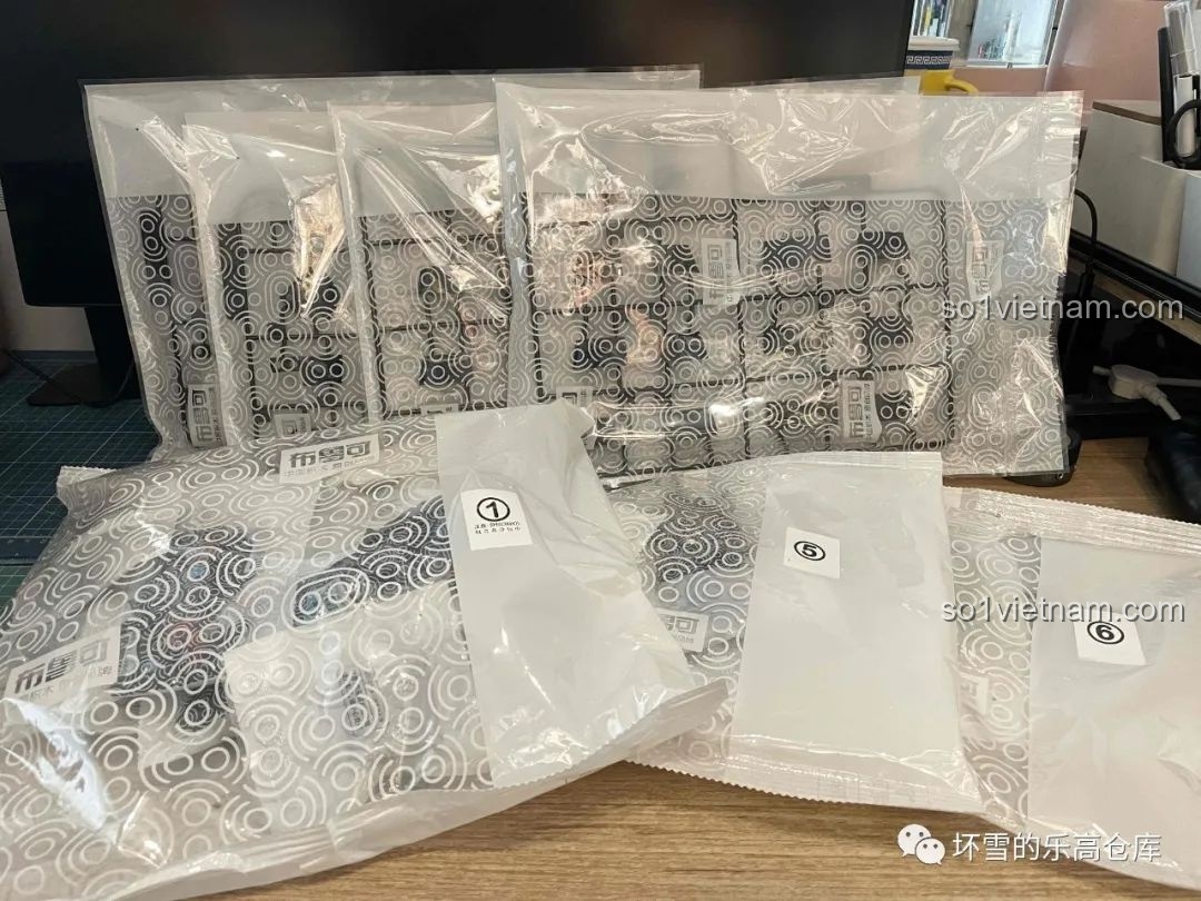 Các túi chi tiết của bộ lắp ráp Tam Thể được đánh số rõ ràng, giúp quá trình lắp ráp trở nên dễ dàng hơn.