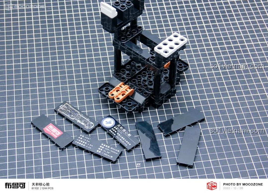 Các mảnh ghép tạo thành đế trưng bày