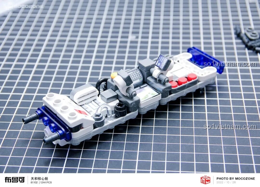 Mô hình module với các tấm pin năng lượng mặt trời