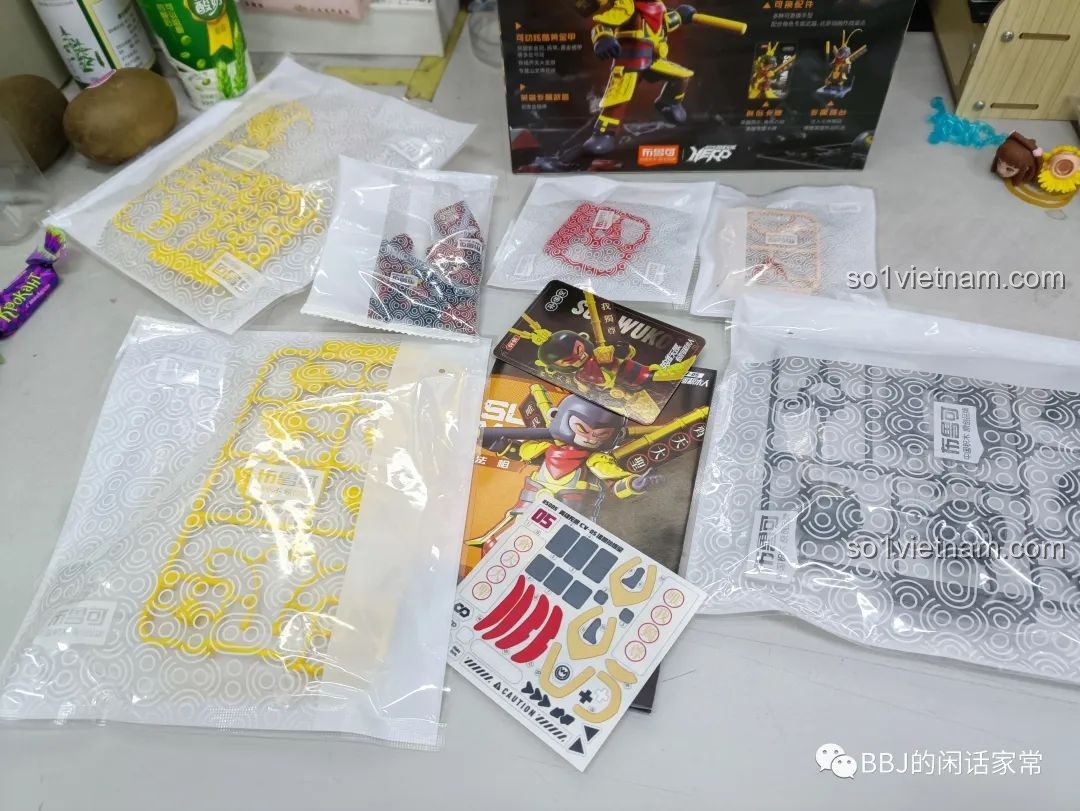 Các túi chi tiết được đóng gói cẩn thận trong hộp BLOKEES 85005