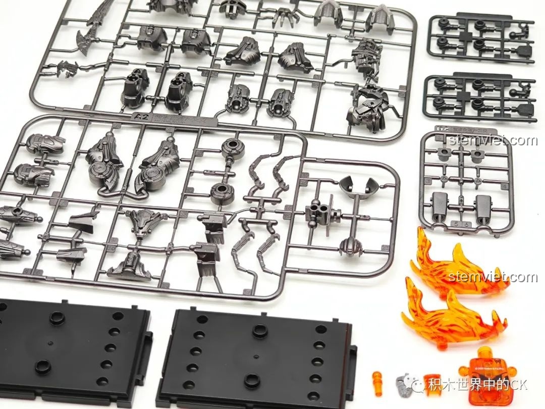 Các bộ phận chính của Robot Thiên Tai sau khi tách khuôn, sẵn sàng lắp ráp BLOKEES 71146.