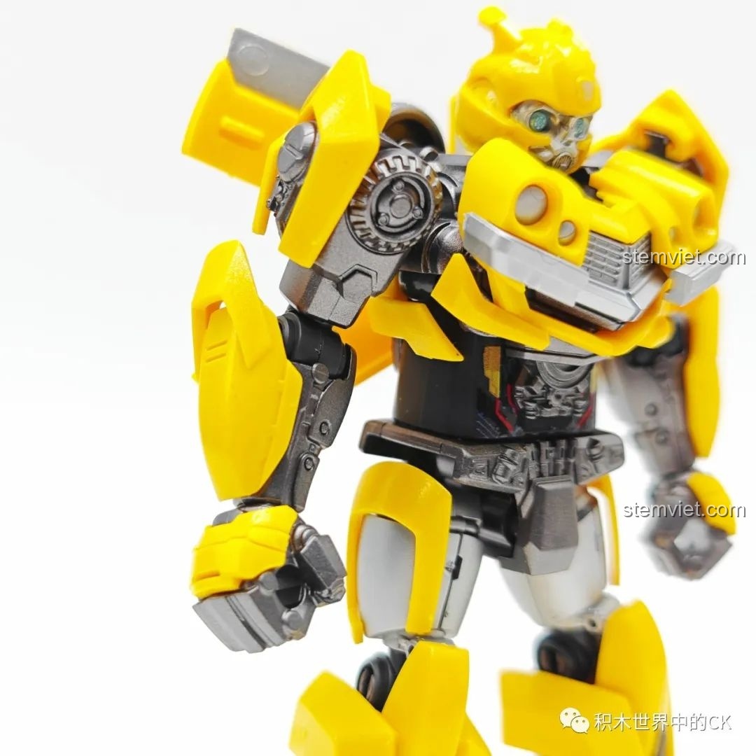 Cận cảnh chân của Robot Đại Hoàng Phong (EX) BLOKEES 71146, bánh xe tích hợp.