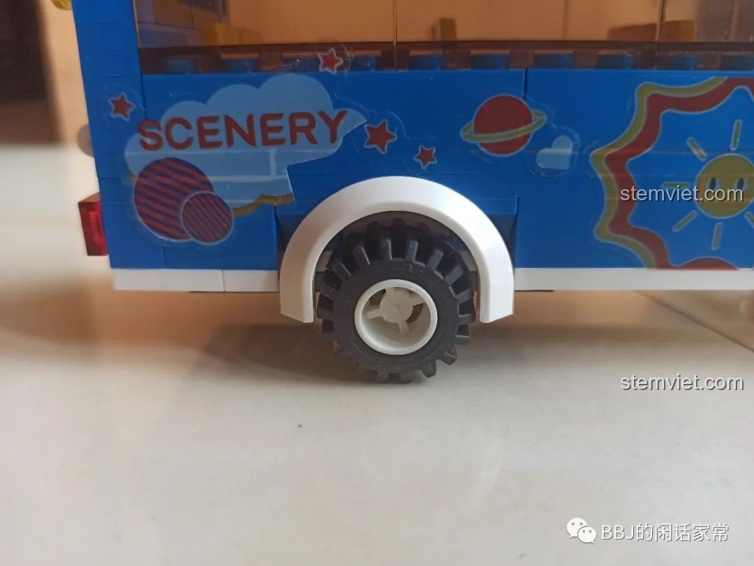 Biển số xe và tên tuyến đường trên nóc xe buýt Wange 3970