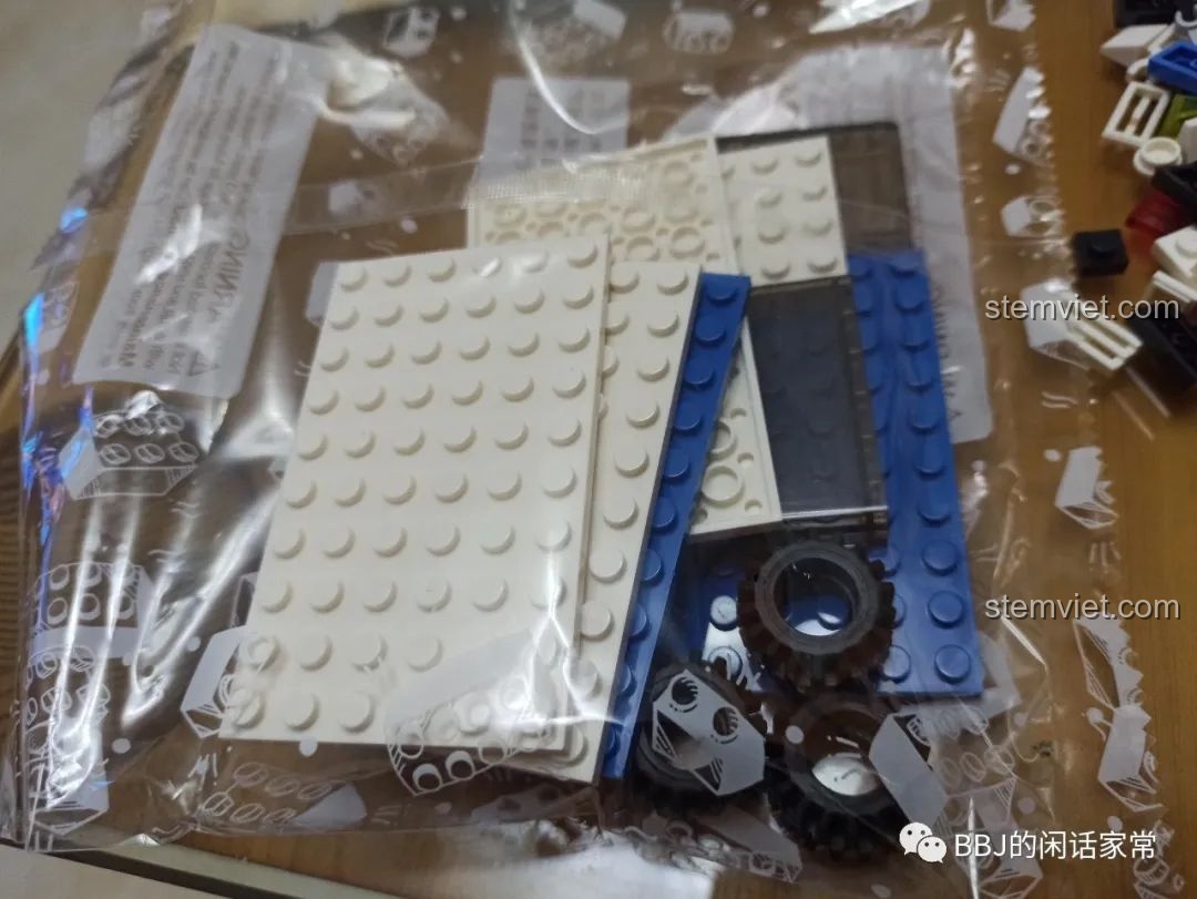 Các chi tiết lắp ráp Wange 3970 trong túi