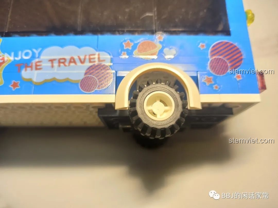 Cận cảnh mặt trước xe buýt hai tầng Wange 3970