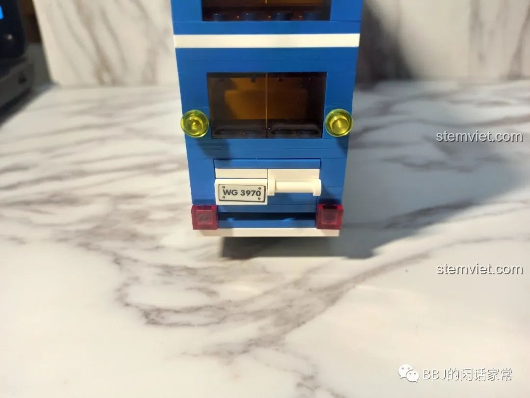 Mô hình xe buýt hai tầng Wange 3970 nhìn từ bên hông