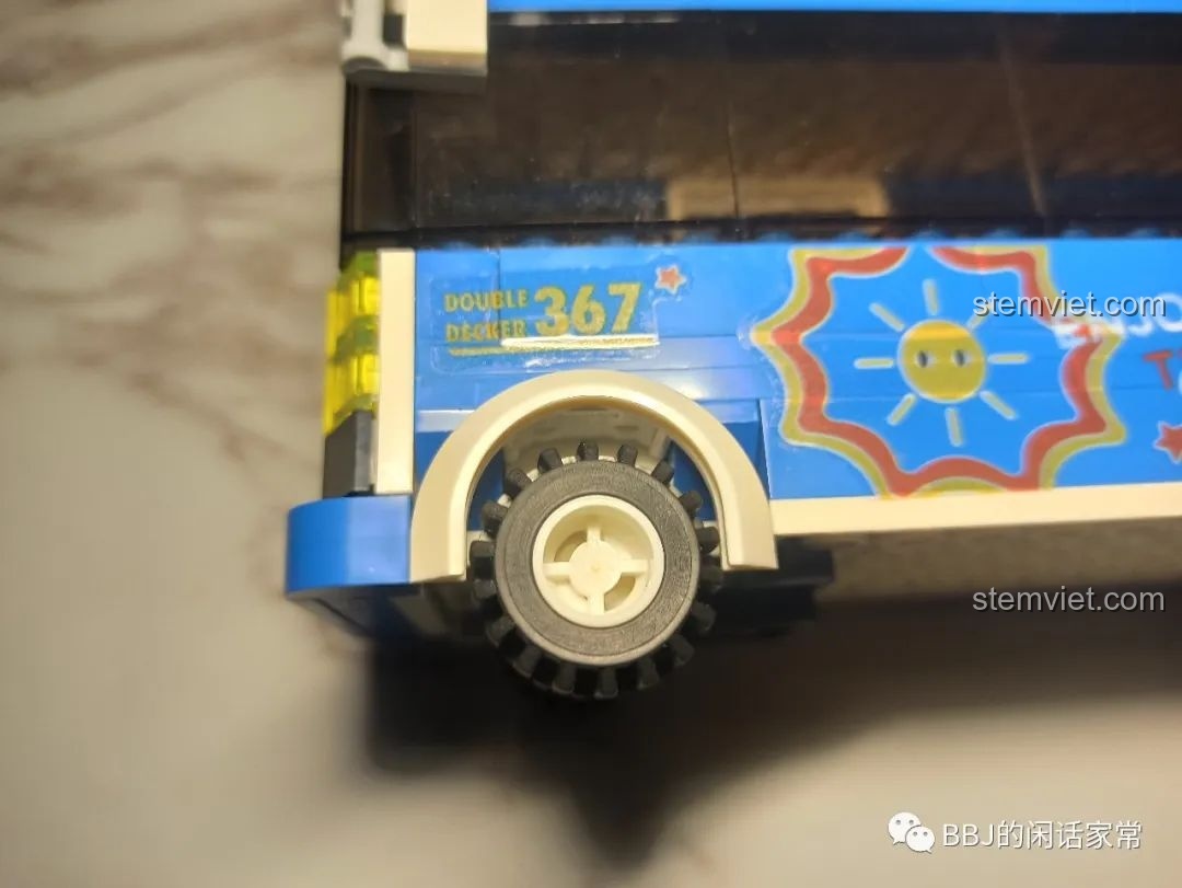 Mô hình xe buýt hai tầng Wange 3970 hoàn chỉnh nhìn từ phía trước