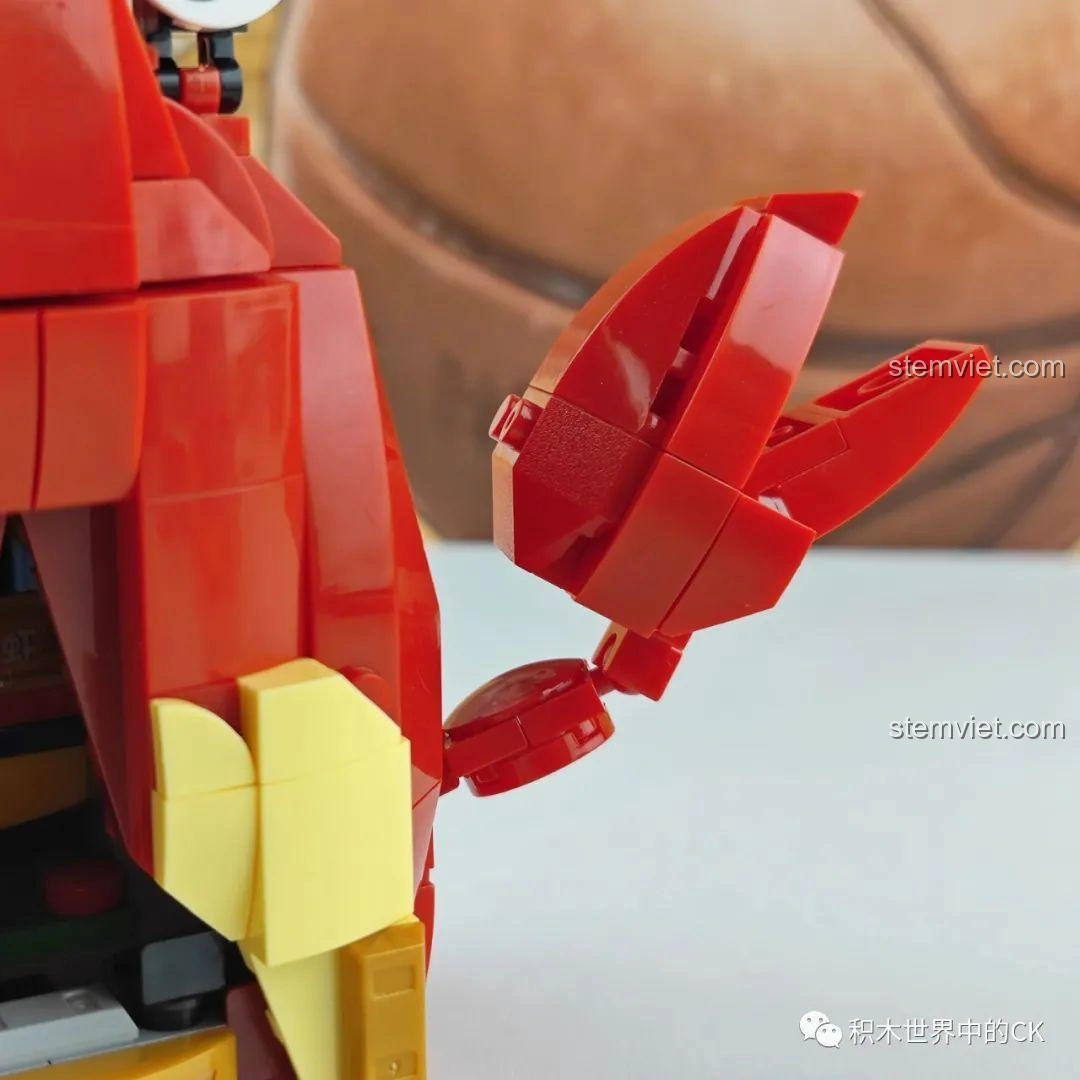 Mô hình lắp ráp Zhe Gao Phố Ẩm Thực CW6002 Cửa hàng bạch tuộc nướng trưng bày cùng nhân vật khác, sáng tạo.