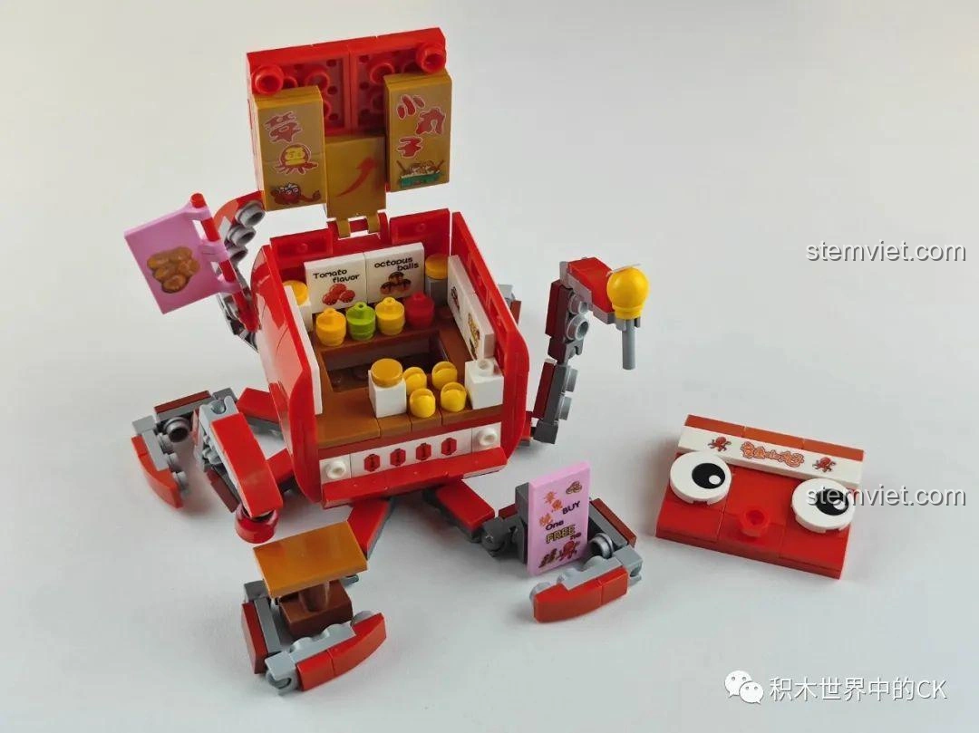 Chi tiết đôi mắt và râu của mô hình lắp ráp Zhe Gao Phố Ẩm Thực CW6003 Cửa hàng tôm hùm đất, sống động.