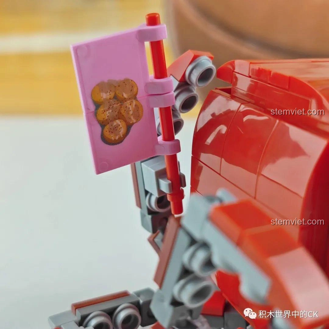 Mặt sau mô hình lắp ráp Zhe Gao Phố Ẩm Thực CW6003 Cửa hàng tôm hùm đất, cấu trúc vững chắc.