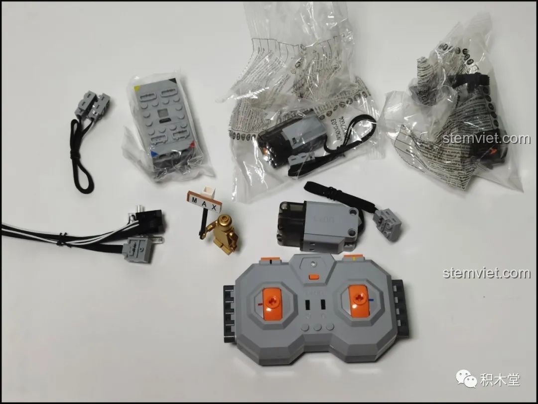 Trọn bộ nâng cấp động cơ và điều khiển từ xa CaDA Pro Power System cho mô hình Humvee C61027.