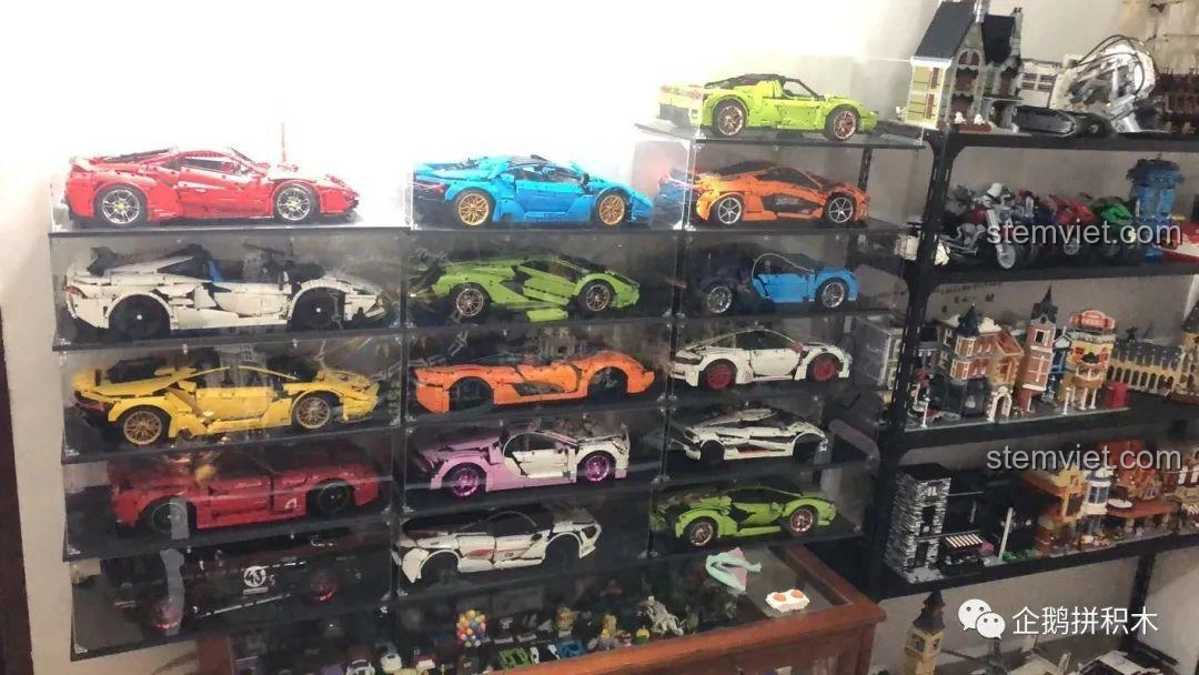 Bộ sưu tập đồ chơi mô hình xe đua lắp ráp đa dạng, trưng bày đẹp mắt, thể hiện niềm đam mê tốc độ.