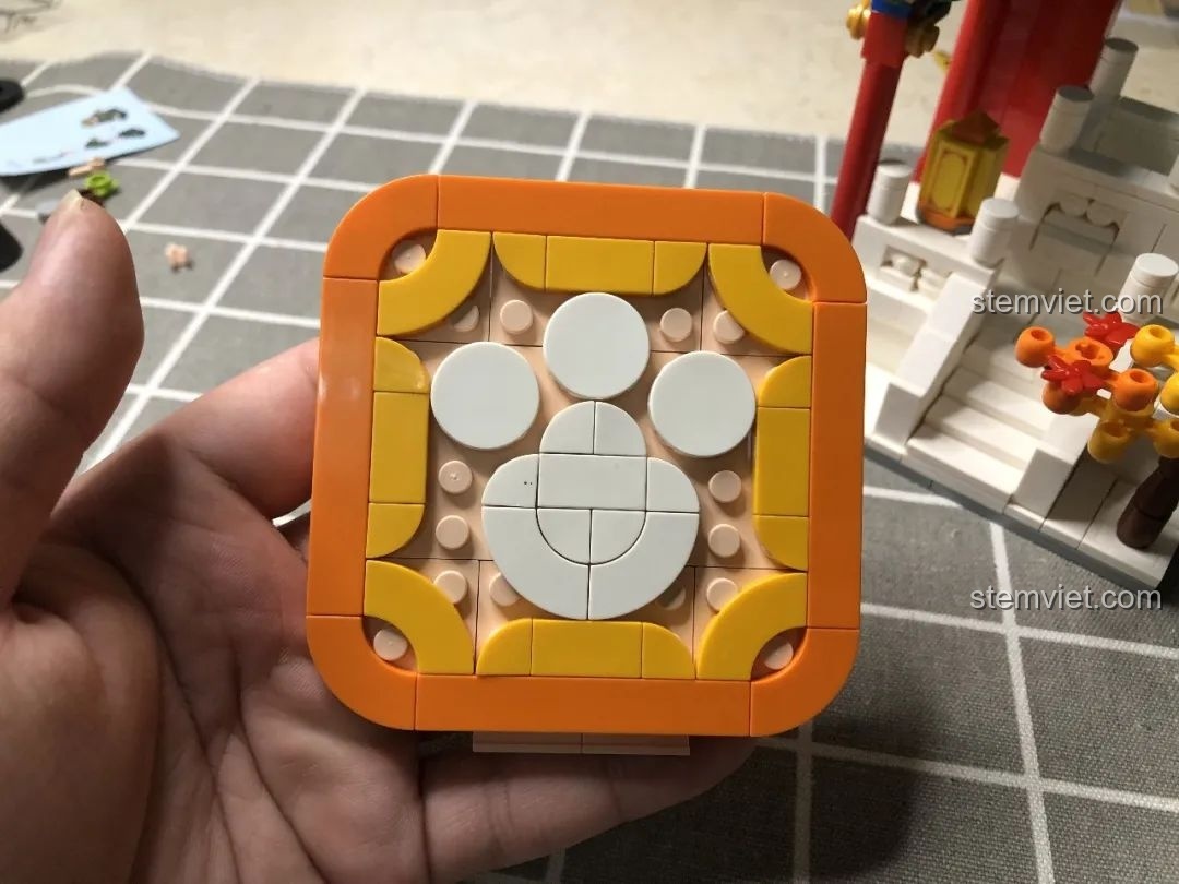 Ba minifigure từ các bộ Vườn Thượng Uyển Bốn Mùa của Wekki, bao gồm cung nữ Cảnh Thu.