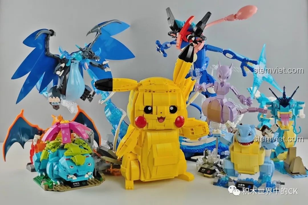 Bộ sưu tập các mô hình Pokémon lắp ráp của Keeppley, bao gồm Greninja, Charizard X, Pikachu, và nhiều hơn nữa.